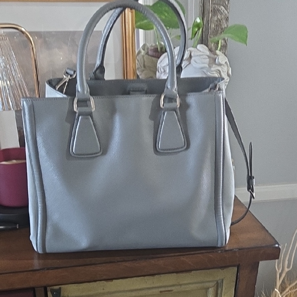 Trade... Do Not Buy Prada Galleria Saffiano leather tote in Two-tone grey - Picture 6 of 15